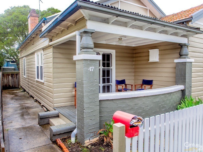 47 Gulliver Street, Hamilton NSW 2303