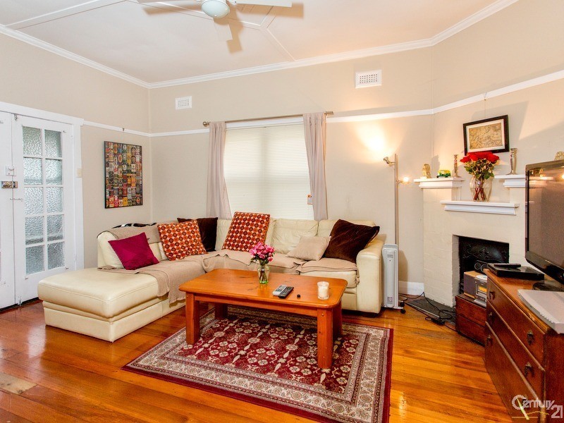 47 Gulliver Street, Hamilton NSW 2303