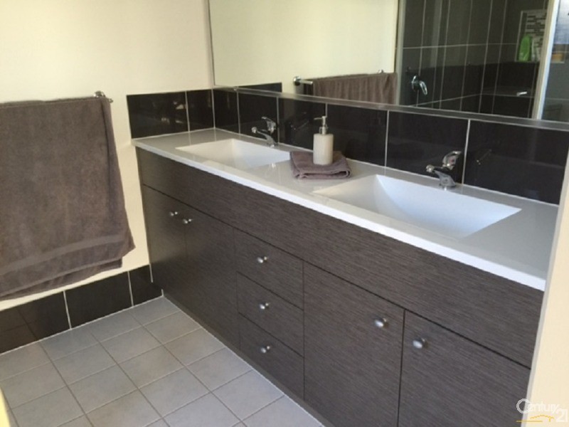 22 Bimbimie Street, Fletcher NSW 2287