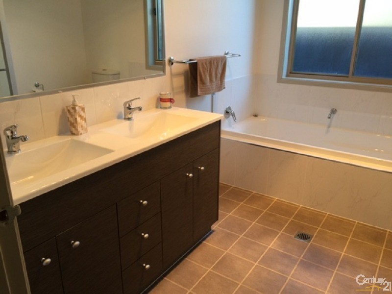 22 Bimbimie Street, Fletcher NSW 2287