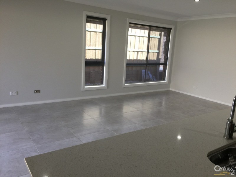 61 Adeline Crescent, Fletcher NSW 2287