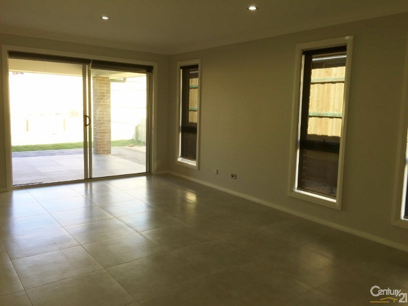 61 Adeline Crescent, Fletcher NSW 2287