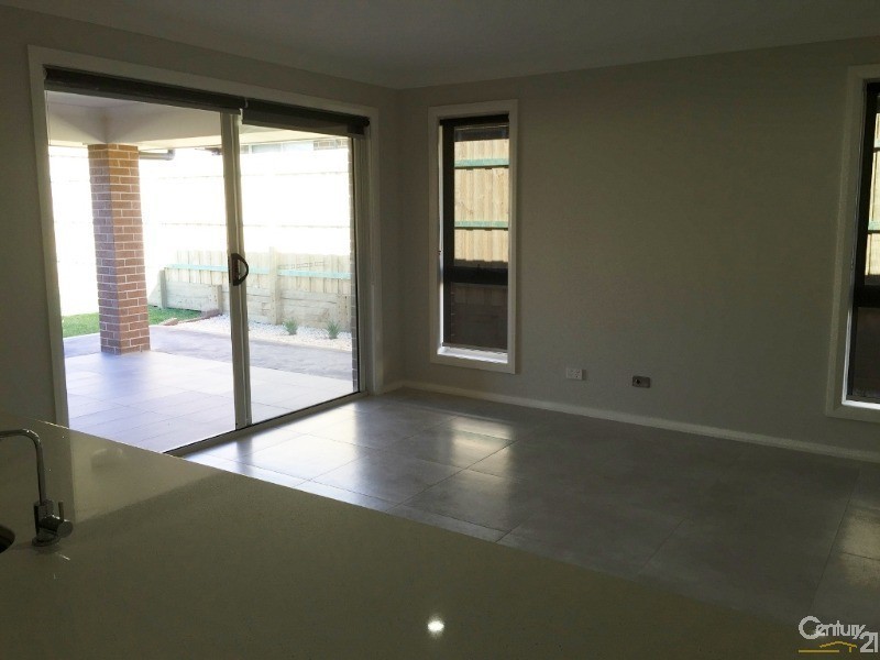 61 Adeline Crescent, Fletcher NSW 2287