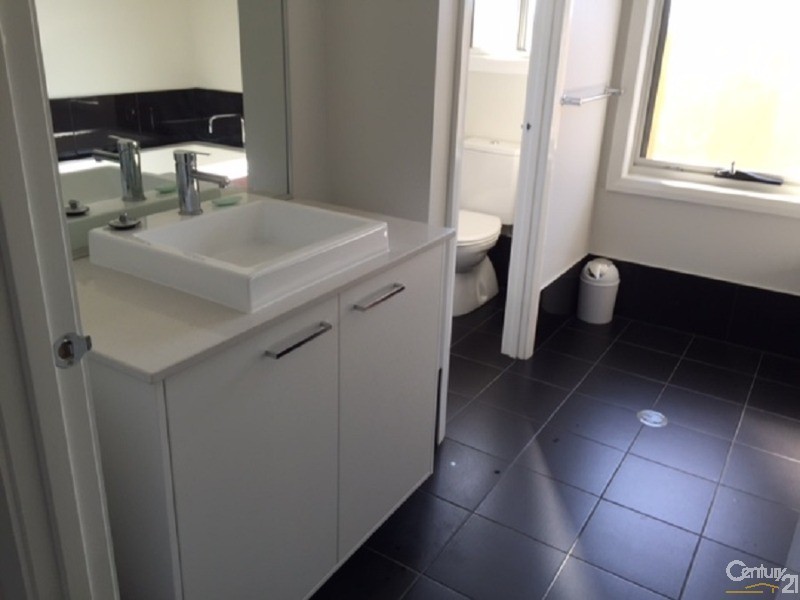 61 Adeline Crescent, Fletcher NSW 2287