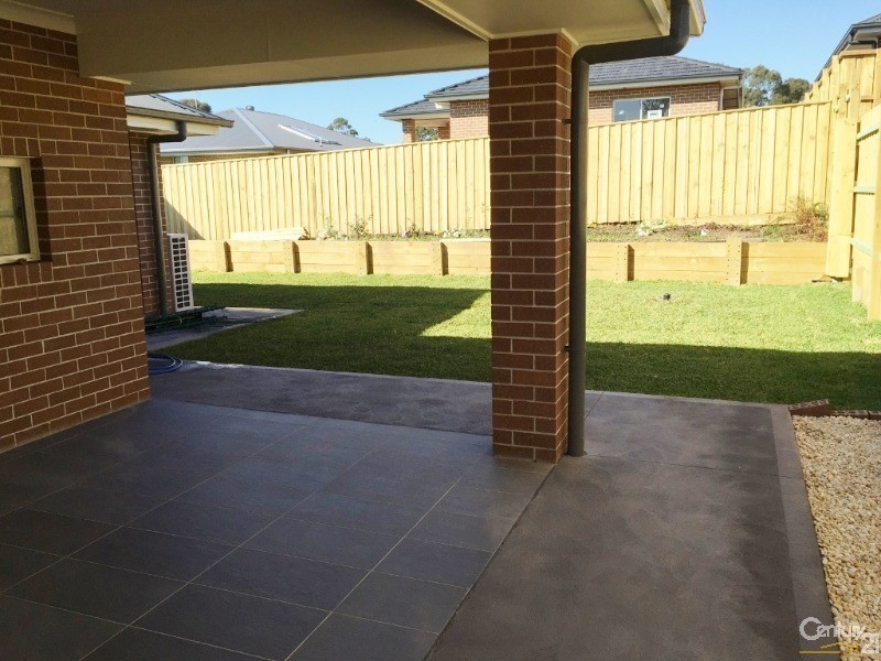 61 Adeline Crescent, Fletcher NSW 2287