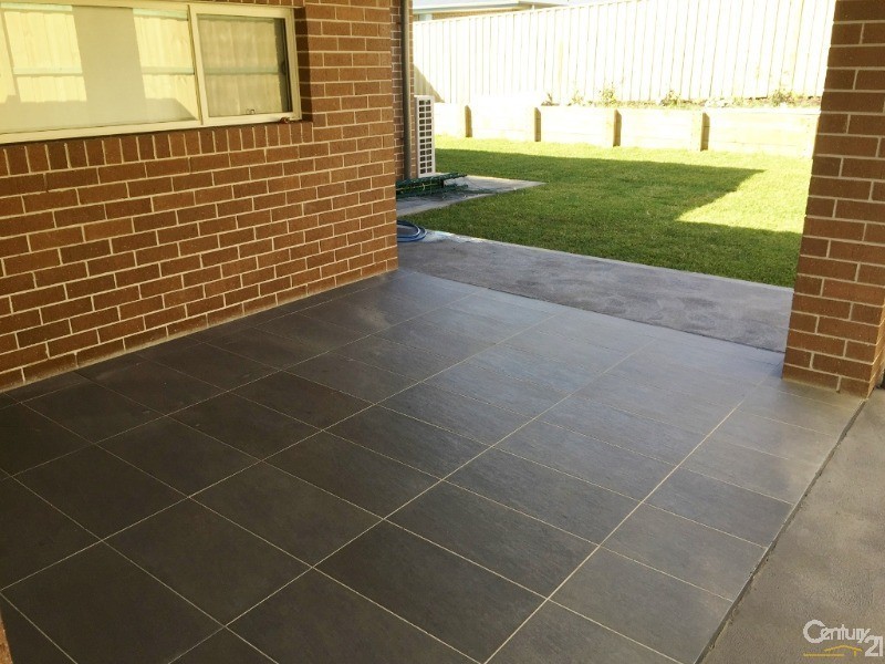 61 Adeline Crescent, Fletcher NSW 2287