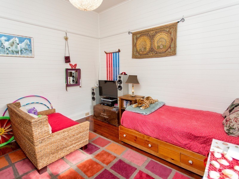 40 Mitchell Street, Stockton NSW 2295