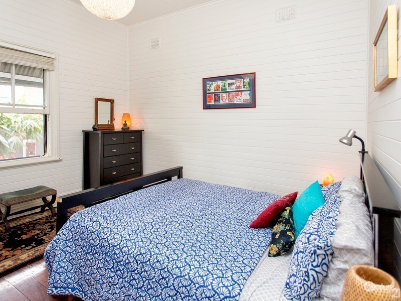 40 Mitchell Street, Stockton NSW 2295