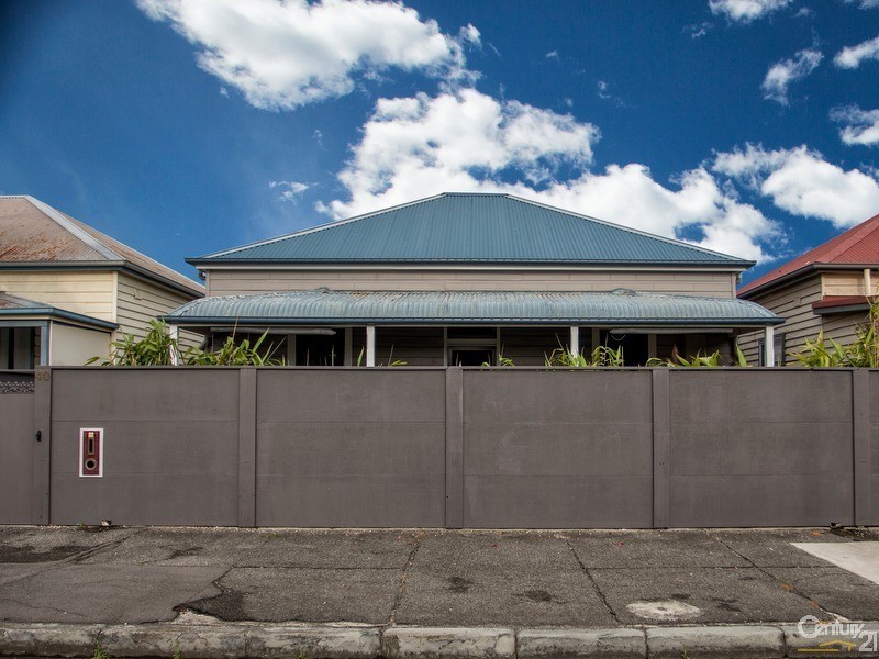 40 Mitchell Street, Stockton NSW 2295