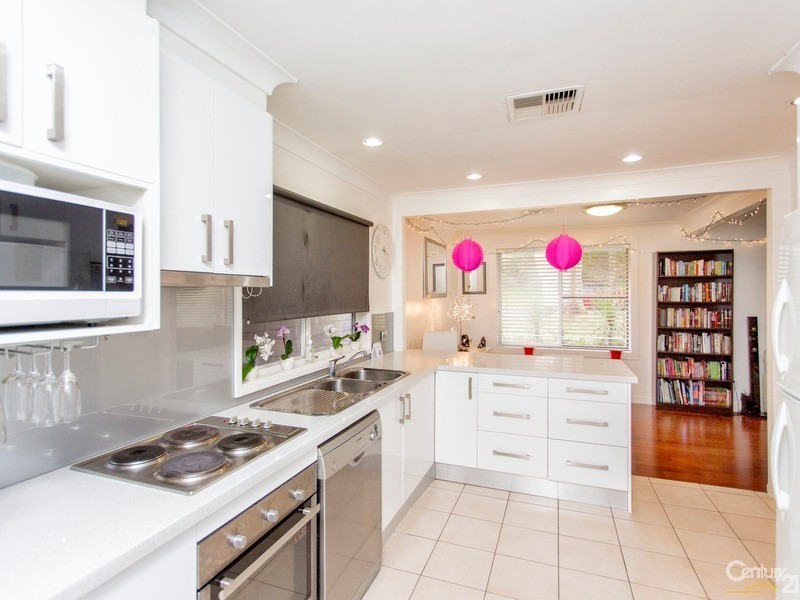 10 Holly Circuit, New Lambton Heights NSW 2305