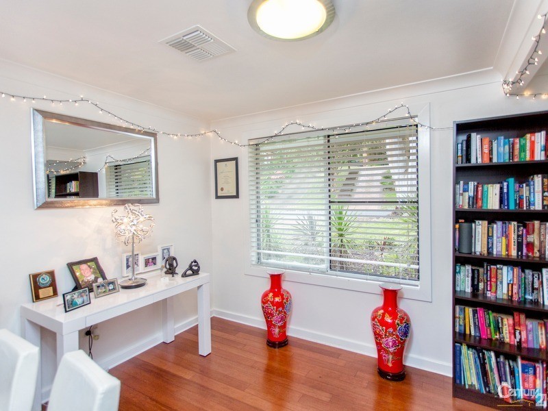 10 Holly Circuit, New Lambton Heights NSW 2305