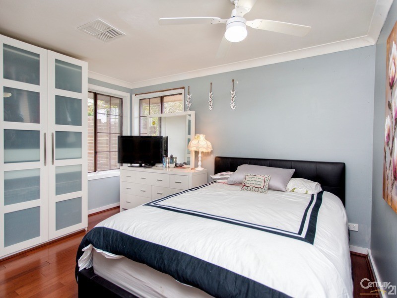 10 Holly Circuit, New Lambton Heights NSW 2305