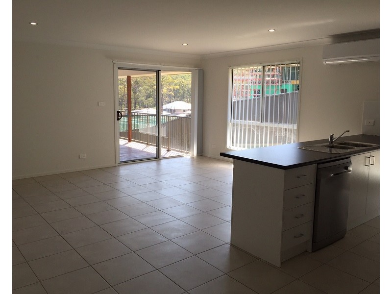 11 Yarborough Road, Cameron Park NSW 2285