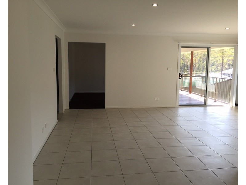 11 Yarborough Road, Cameron Park NSW 2285