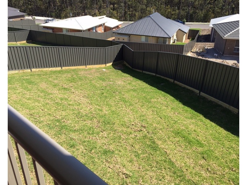 11 Yarborough Road, Cameron Park NSW 2285