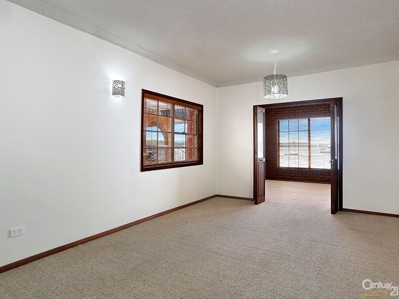 5 Paroo Avenue, Eleebana NSW 2282