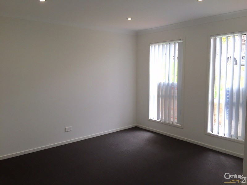 7 Yarborough Road, Cameron Park NSW 2285