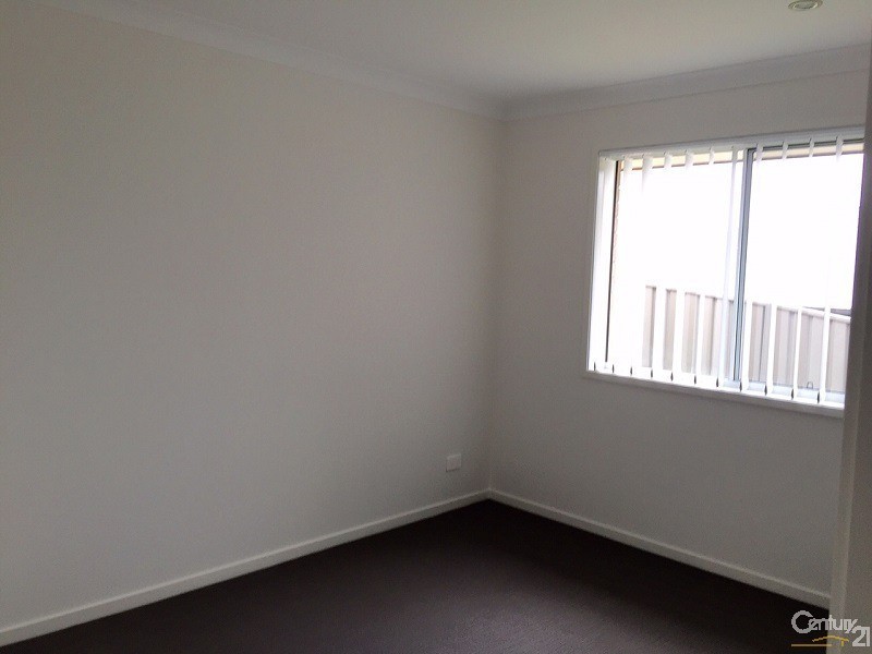 7 Yarborough Road, Cameron Park NSW 2285