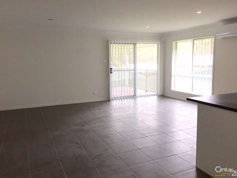 7 Yarborough Road, Cameron Park NSW 2285