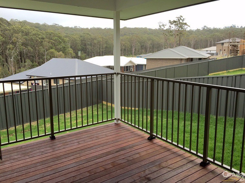 7 Yarborough Road, Cameron Park NSW 2285