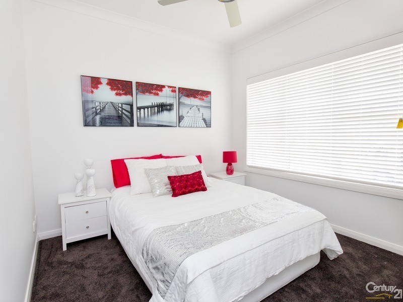 2 Dunsyre Avenue, Cameron Park NSW 2285