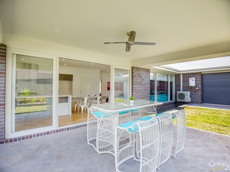 2 Dunsyre Avenue, Cameron Park NSW 2285