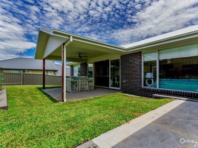 2 Dunsyre Avenue, Cameron Park NSW 2285