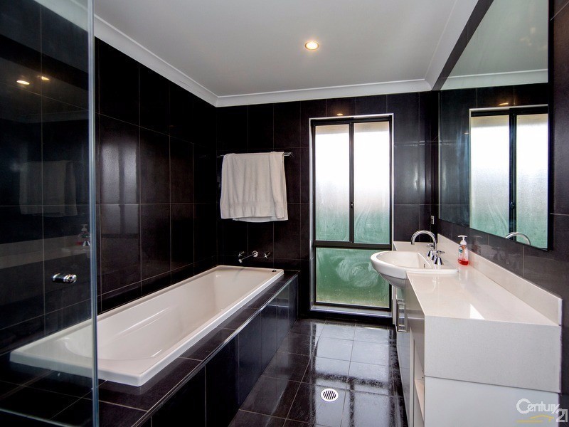 16 Oregon Avenue, Fletcher NSW 2287