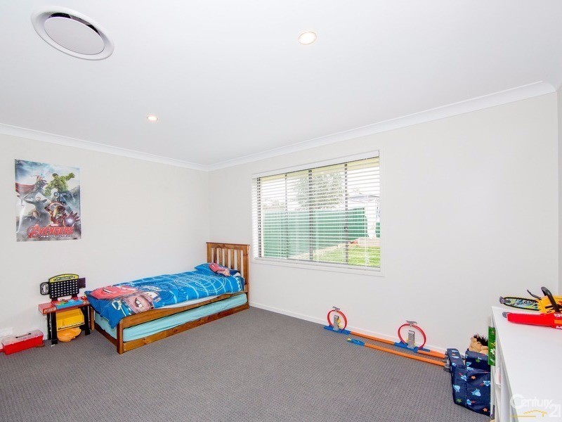 16 Oregon Avenue, Fletcher NSW 2287