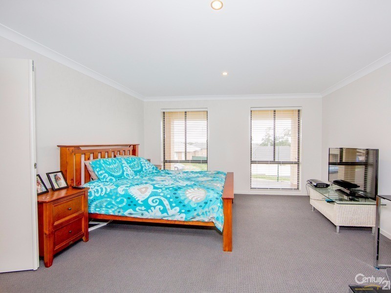 16 Oregon Avenue, Fletcher NSW 2287