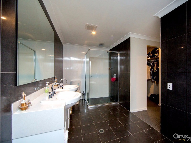 16 Oregon Avenue, Fletcher NSW 2287