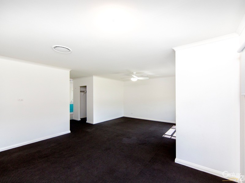 4 Piroma Street, Fletcher NSW 2287