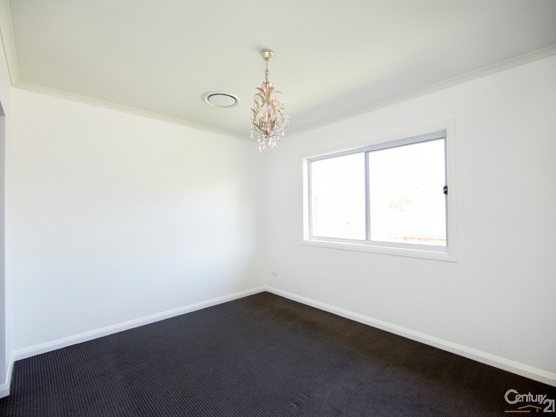 4 Piroma Street, Fletcher NSW 2287