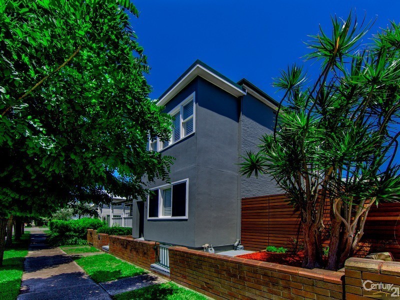 12 Samdon Street, Hamilton NSW 2303