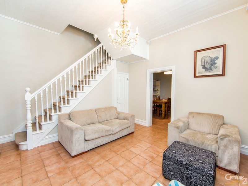12 Samdon Street, Hamilton NSW 2303
