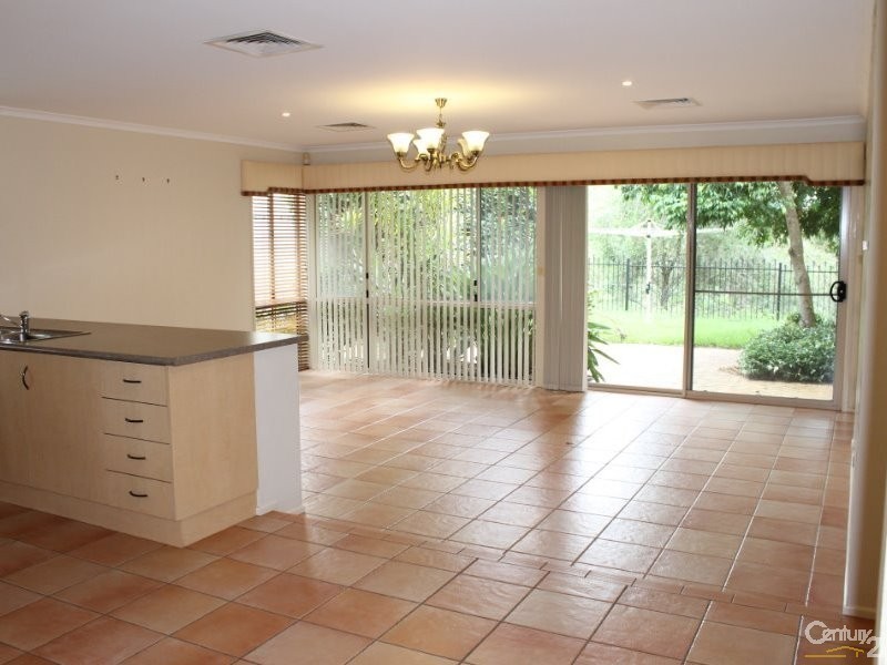 16 St Andrews Way, Fletcher NSW 2287