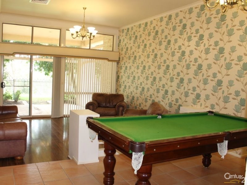 16 St Andrews Way, Fletcher NSW 2287