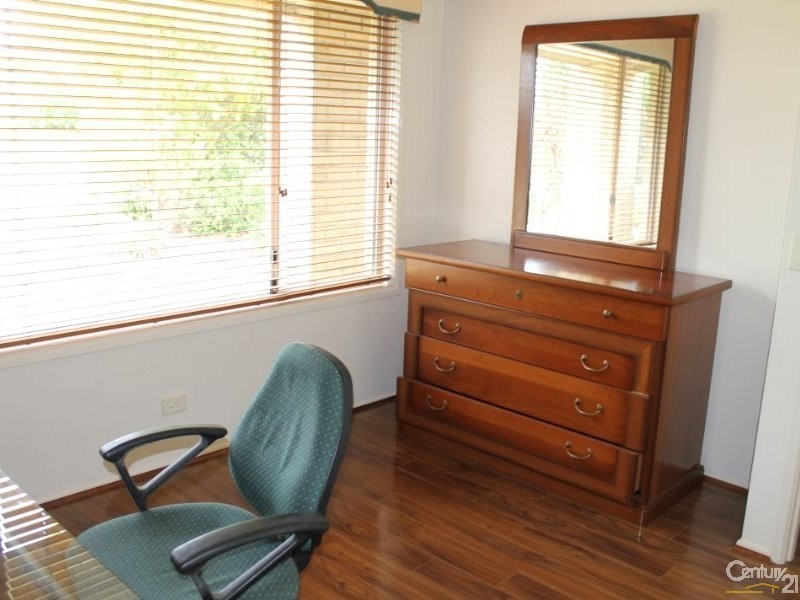 16 St Andrews Way, Fletcher NSW 2287