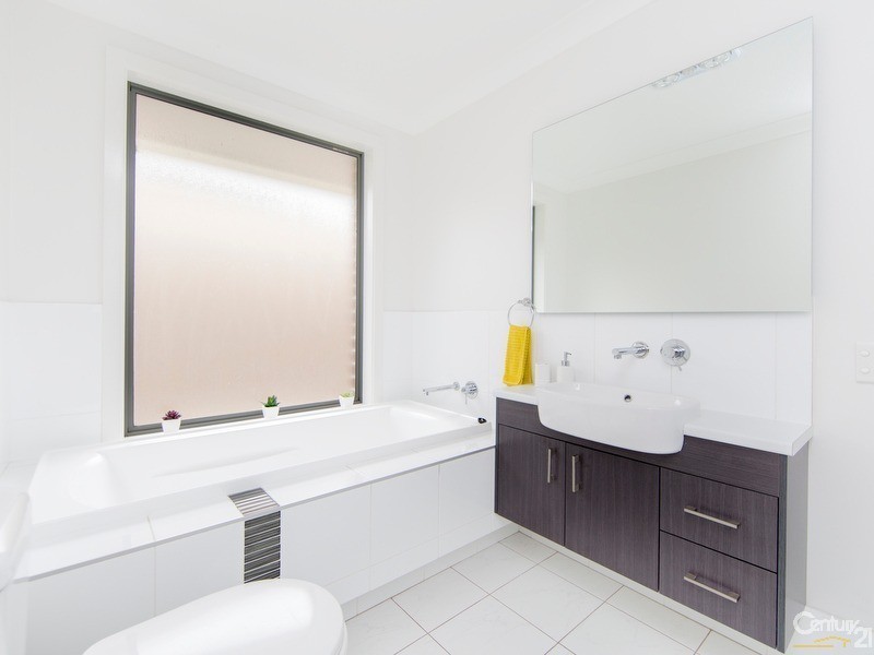 6 Sophie Close, Cameron Park NSW 2285