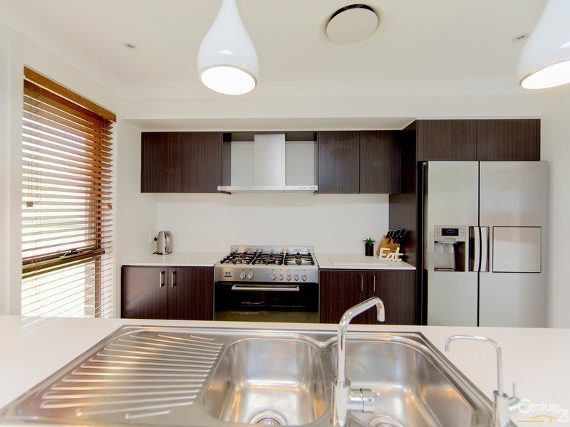 6 Sophie Close, Cameron Park NSW 2285