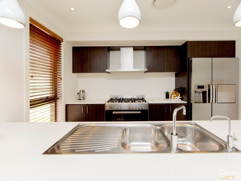 6 Sophie Close, Cameron Park NSW 2285