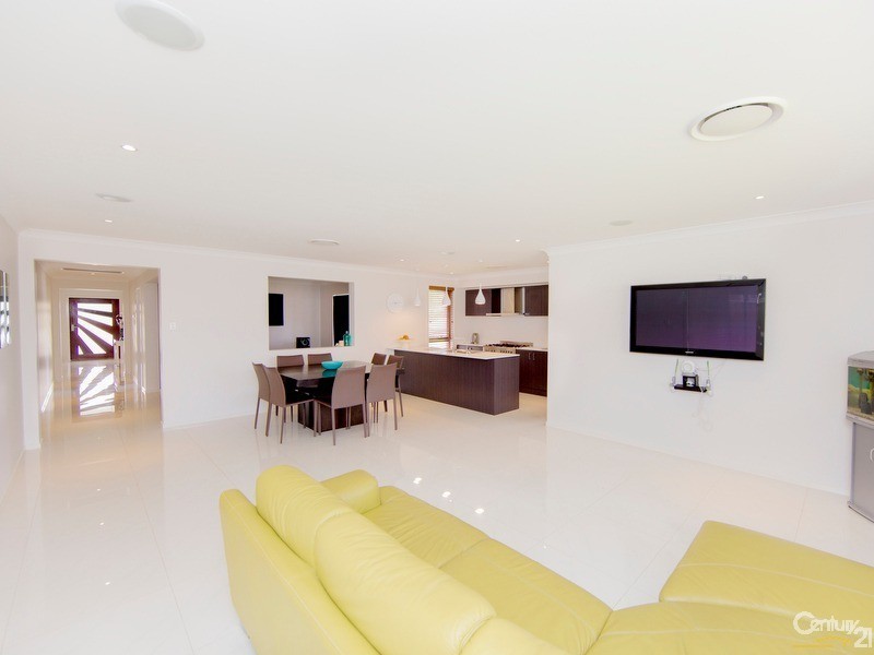 6 Sophie Close, Cameron Park NSW 2285