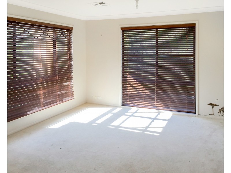 1 Loch Ness Drive, Fletcher NSW 2287