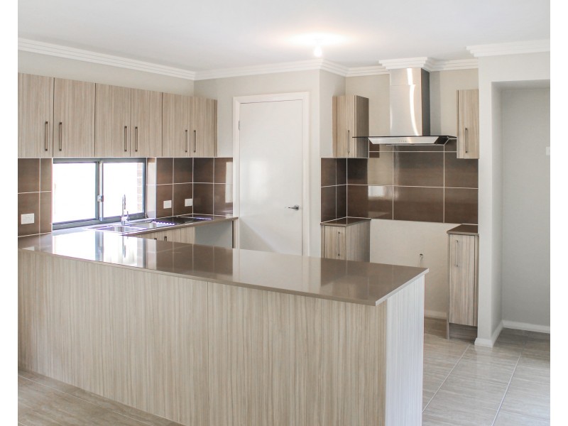 43 Adeline Crescent, Fletcher NSW 2287