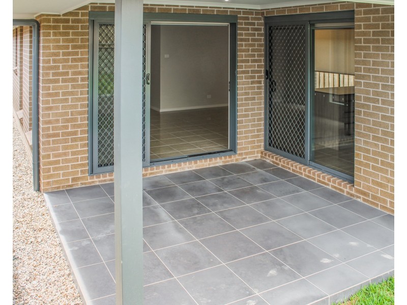 43 Adeline Crescent, Fletcher NSW 2287