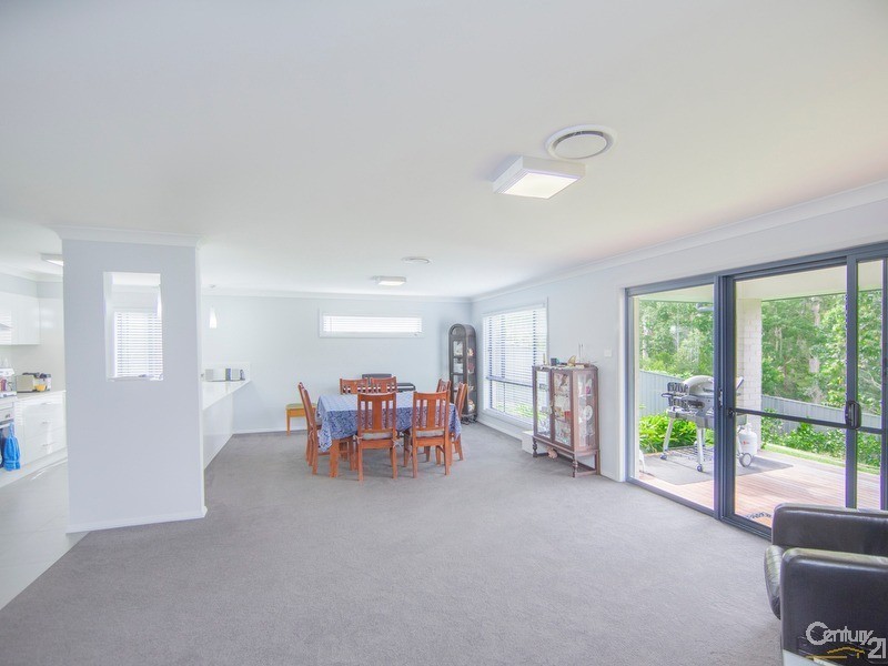 39 Jupiter Circuit, Cameron Park NSW 2285