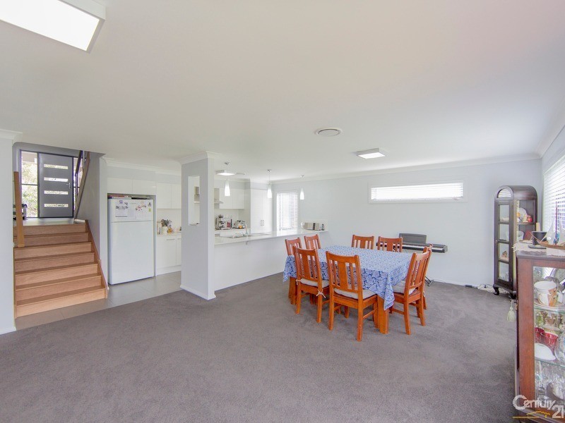 39 Jupiter Circuit, Cameron Park NSW 2285
