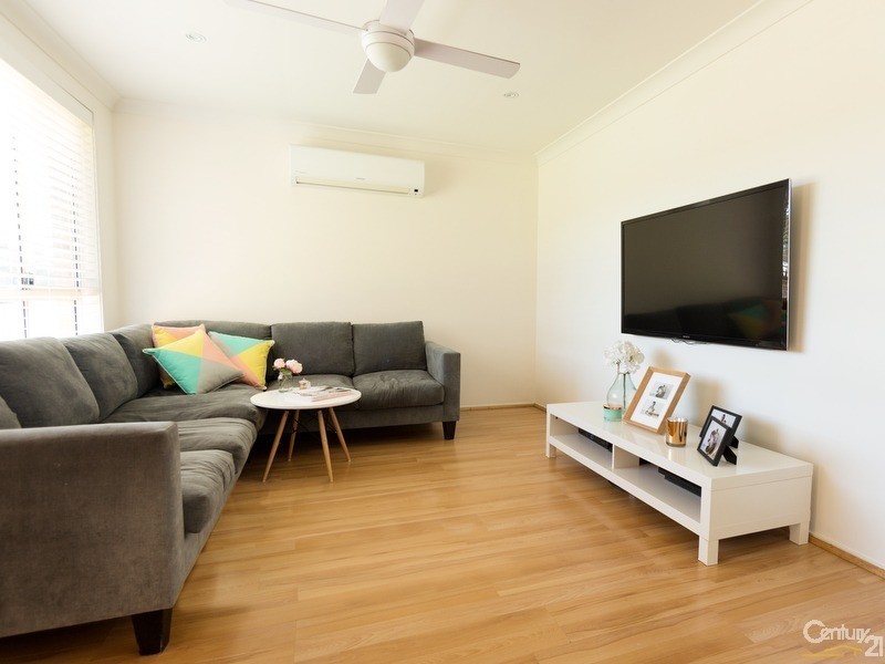 18 Country Grove Drive, Cameron Park NSW 2285