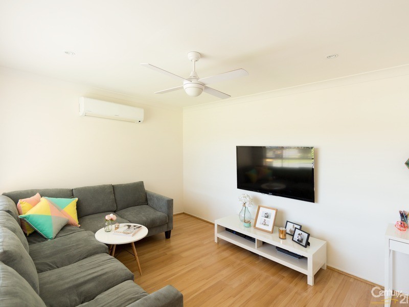 18 Country Grove Drive, Cameron Park NSW 2285