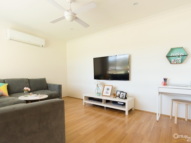 18 Country Grove Drive, Cameron Park NSW 2285